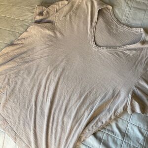 Universal Thread Women's Beige V-Neck Tee